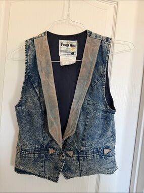 PIONEER Acid Wash Blue Denim Vest with Tan Suede Trim